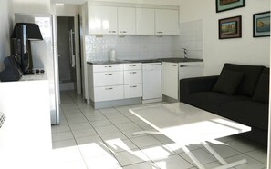 TV - 2-room apartment with AC and parking at Cap d'Agde (Cap d'Agde)