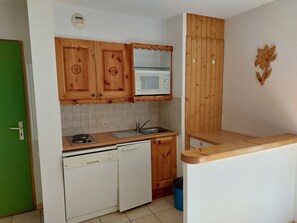 Coffee/tea maker, fridge, oven, dishwasher - Cozy 4-person apartment at the foot of the slopes with free Wifi (Termignon)