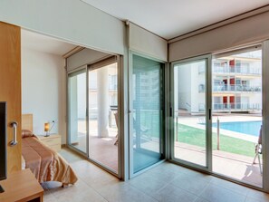 Interior - Family Apartment with Parking and Air Conditioning in Roses (Roses)