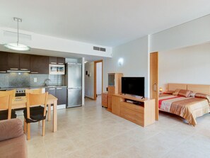 Interior - Family Apartment with Parking and Air Conditioning in Roses (Roses)
