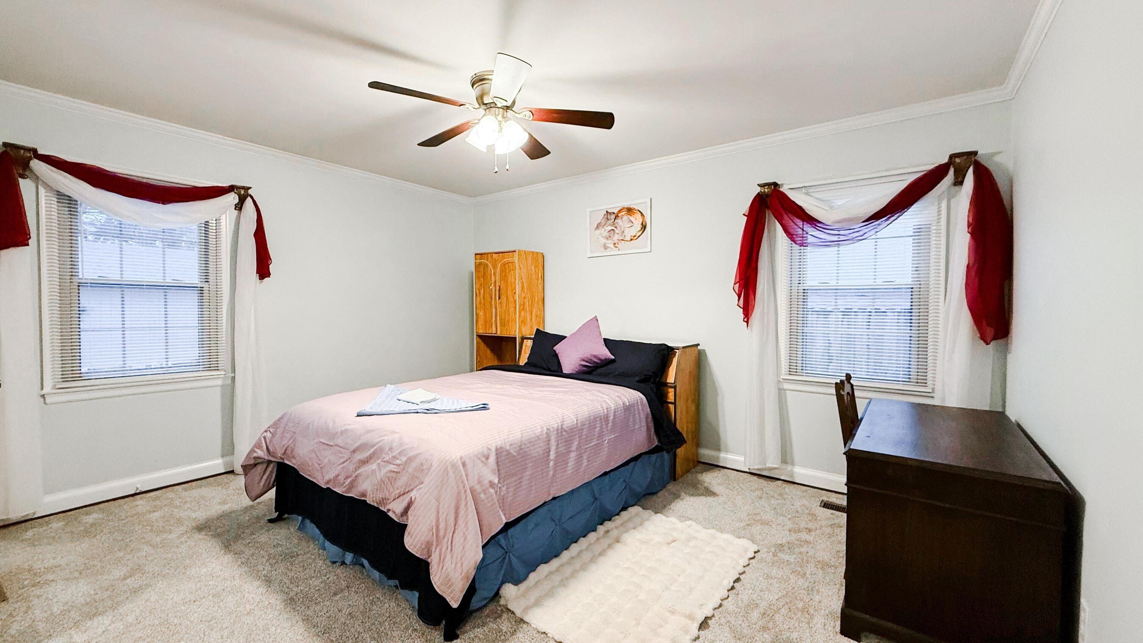 3 bedrooms, iron/ironing board, free WiFi, bed sheets