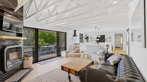 Living area - Silver Gums Coastal Farm Retreat (Falls Creek)