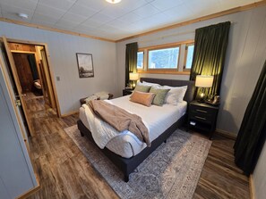 2 makuuhuonetta, silitysrauta/-lauta, Wi-Fi, vuodevaatteet