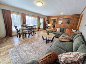 TV - Dog Friendly | River | Kayaks | Fishing (Atlanta)