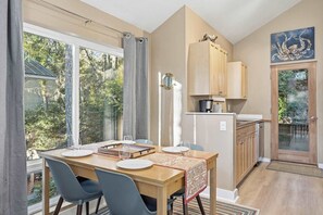 Fridge, microwave, oven, stovetop - Latitude 45 - 2BR 2BA secluded in trees near beach (Manzanita)