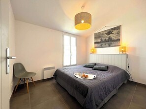 Bügeleisen/Bügelbrett, kostenloses WLAN, Bettwäsche