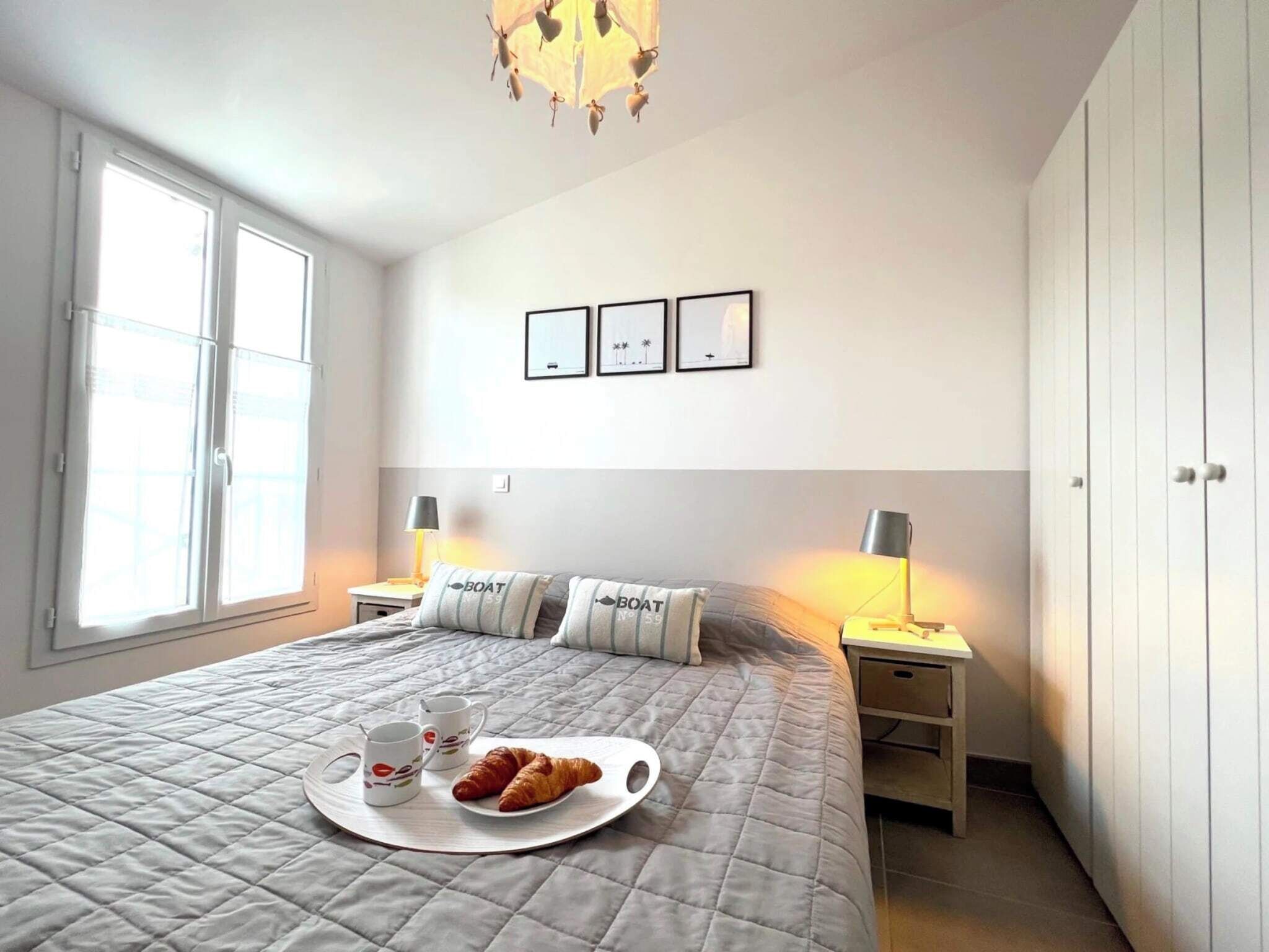 Iron/ironing board, free WiFi, bed sheets