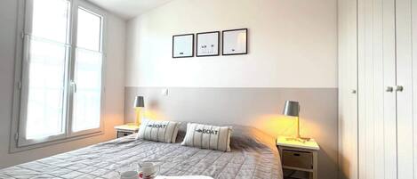 Iron/ironing board, free WiFi, bed sheets