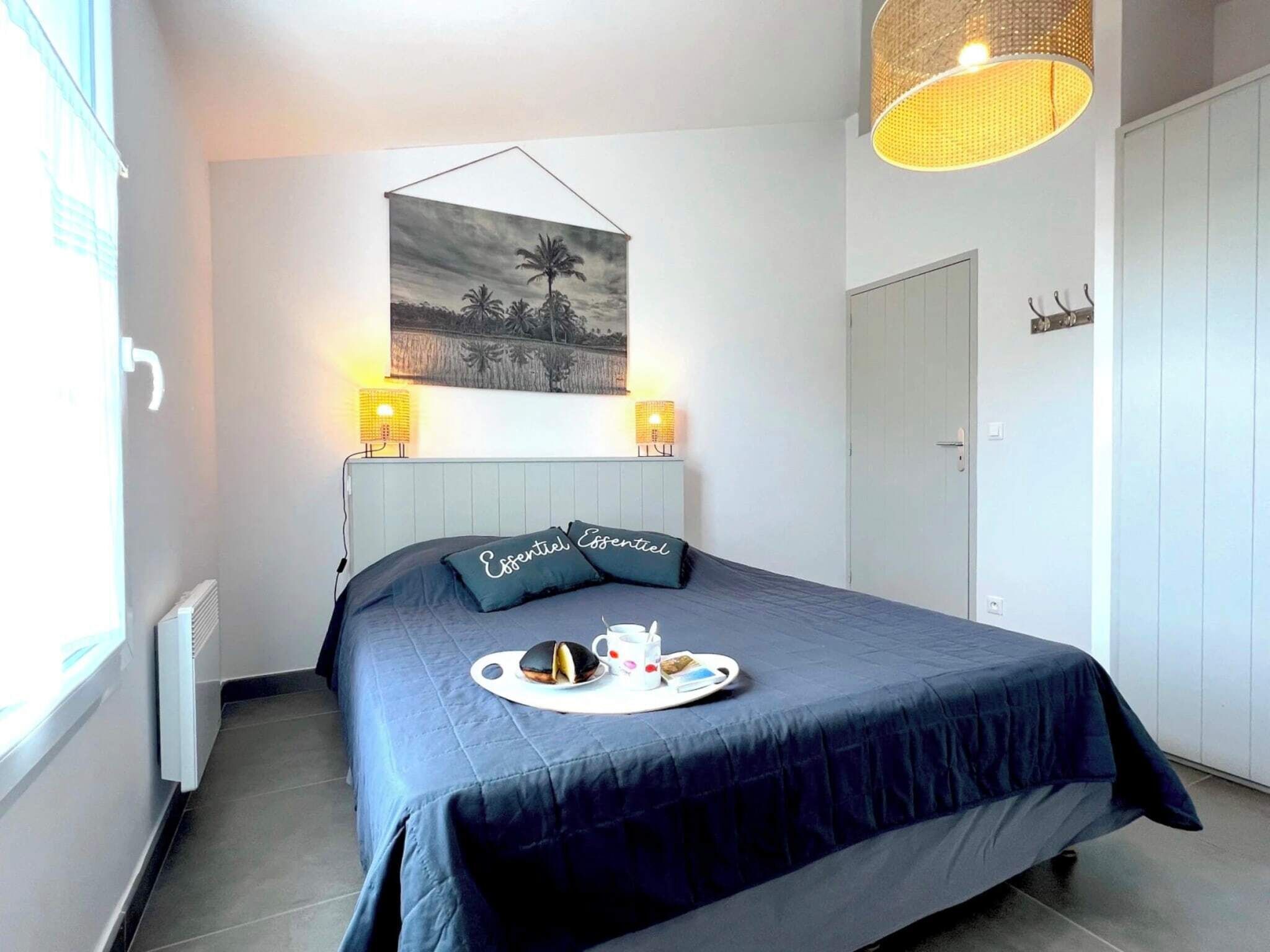 Iron/ironing board, free WiFi, bed sheets