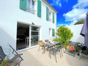 Outdoor dining - Villa n°4 - The plugs (La Flotte)