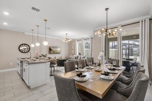 Dining - 4bd house | Resort | private pool | sleeps 10 (Kissimmee)