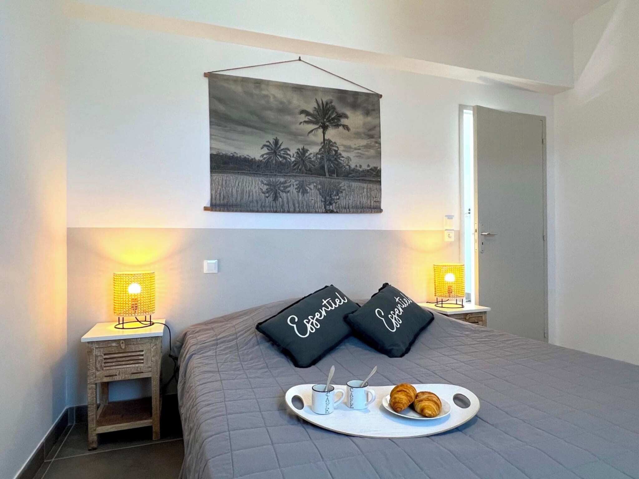 Iron/ironing board, free WiFi, bed sheets