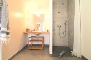 Hair dryer, towels - Villa n°16 - Montamer (La Flotte)