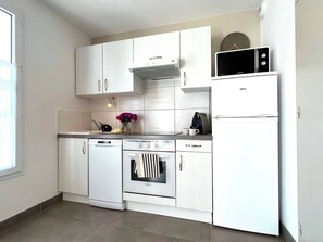 Fridge, microwave, oven, stovetop - Villa n°5 - Les gollandières (La Flotte)