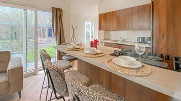 Réfrigérateur, four, plaque de cuisson, lave-vaisselle