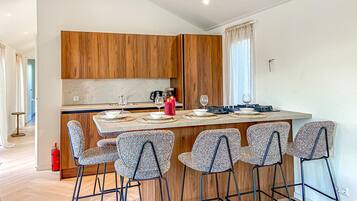 Réfrigérateur, four, plaque de cuisson, lave-vaisselle