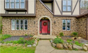Exterior detail - Stately Tudor Near Wineries, Airport, Hiking (Mogadore)