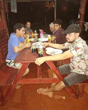 Outdoor dining - Ceiba Ganadito (Drake Bay)