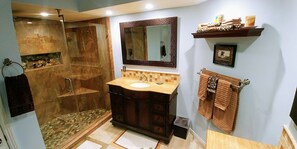 Shower, hair dryer, towels, soap - Views in Palm Desert 2-bedroom condo (Palm Desert)
