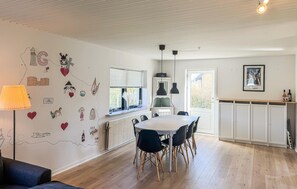 Dining - Awesome home in Allinge with WiFi (Allinge)