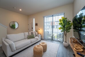 Living area - Brand New Designer Townhome - 10 Min to Disney (Kissimmee)