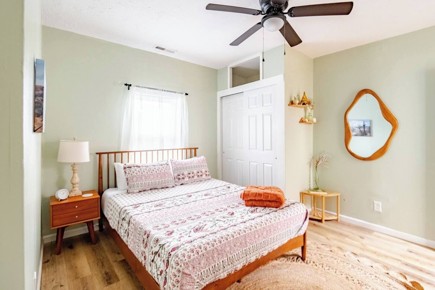 2 bedrooms, WiFi, bed sheets