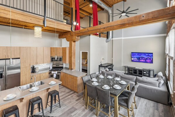 Interior - Top Floor Double Penthouse - 8BR - 20ft Ceilings (Indianapolis)