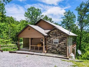 Exterior - Tranquil Timbers/Hot Tub/ Game room (Sevierville)