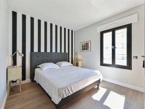Iron/ironing board, WiFi, bed sheets - Appartement Graphique – Welkeys (Antibes)