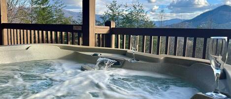 Bañera de hidromasaje al aire libre