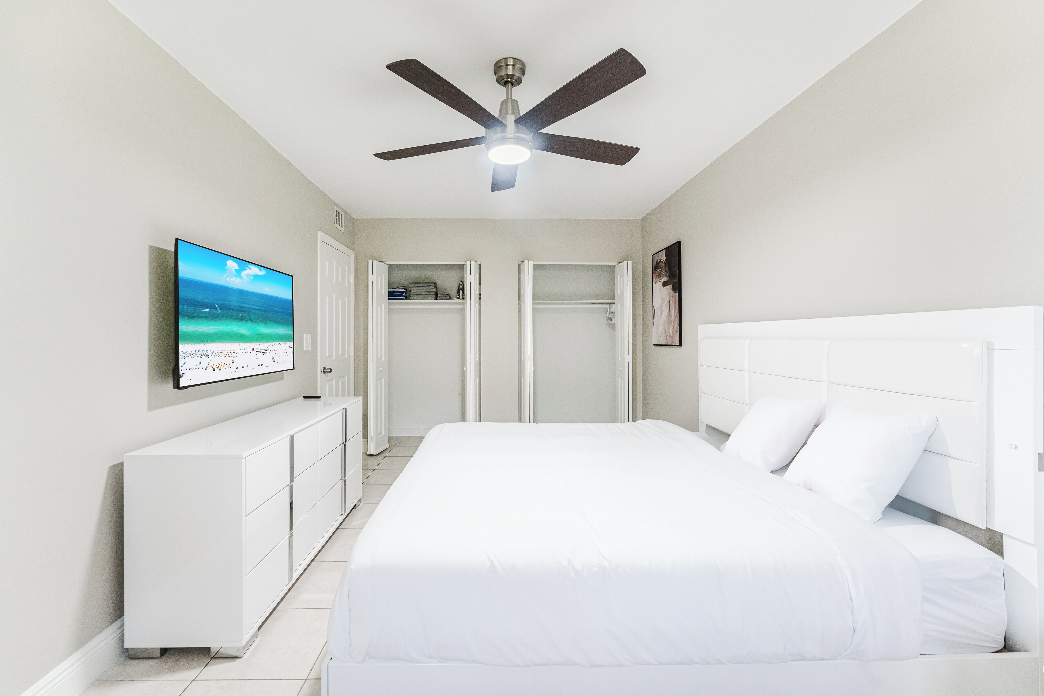 2 habitaciones, tabla de planchar con plancha y wifi gratis 