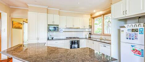 Townhome, Garden View | Private kitchen