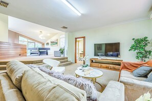 Townhome, Garden View | Living area - StayAU Comfy Two-Story with Pool Table (Mont Albert North)