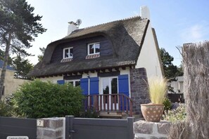 Exterior - 8-person house near the beach with garden in Sables-d’Or-les-Pins | Ref 119 (SABLES D OR LES PINS)
