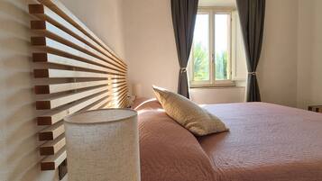 熨斗/熨衫板、Wi-Fi、床單