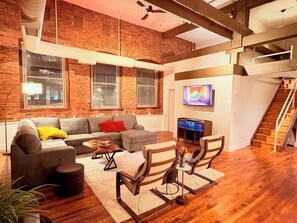 Living area - The Bowler Loft-Skyline Views-Downtown Cleveland 2 bedroom/1 bath (Cleveland)