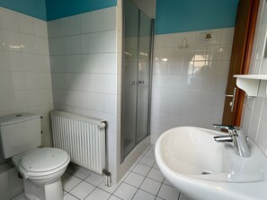 Bathroom - Delphi Guest Room with Mountain View (Boersch)