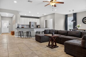 TV - Fire Pit, Game Room, Fenced Yard + Dog Friendly! (Round Rock)