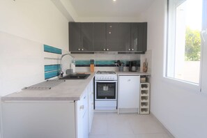 Fridge, cookware/dishes/utensils - Bénodet - 150 m from the beach, restaurants and thalasso centre (BENODET)