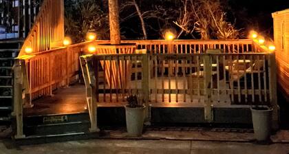 Relax & Unwind! 3BR/2BA Home w/ Porch & Deck. Near beach and river