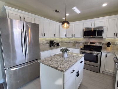 Peaceful 3-bedroom house with putting green in charming Lewisville