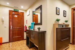 Interior - Apartment 'La Vera Del Sella' with Mountain Views and Wi-Fi (Cangas de Onís)