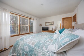 4 bedrooms, free WiFi, bed sheets