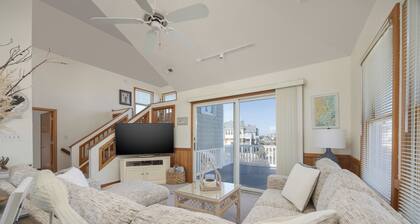 1611 - Ocean Therapy: A spacious 4BR home in Corolla's Oceanside, perfect for families.
