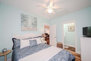 2 bedrooms, iron/ironing board, free WiFi, bed sheets - Seaglass Village 805: Coastal Charm Cottage - Spacious Port Model w/ Resort Amenities (Wells)