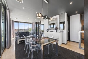 Interior - Penthouse Grand Noir | Outdoor Jacuzzi | Near the Strip (Albufeira)