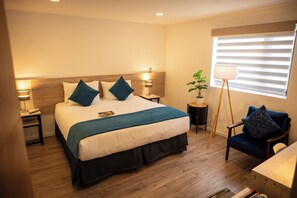 Comfort Double Room, City View | In-room safe, desk, laptop workspace, iron/ironing board - Hotel Auramia (Punta Arenas)