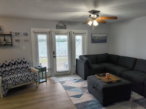 Televisión y reproductor de DVD 