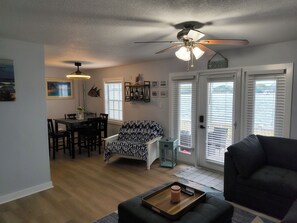 Televisión y reproductor de DVD 