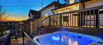 Downtown Bristol Hot Tub Sleeps 9 Near Hard Rock Pets Welcome